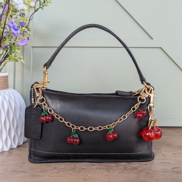 Coach Handbags - vintage Coach Bleecker Demi leather shoulder bag